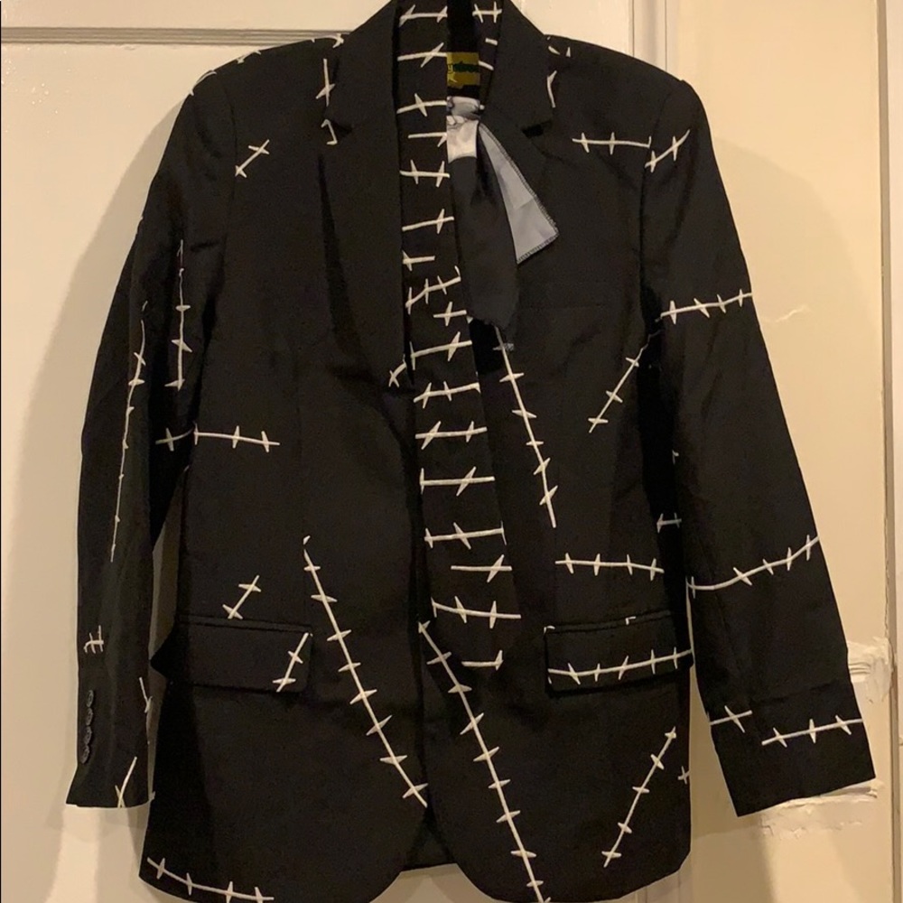 Worn once for Halloween party.